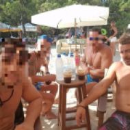 Ο Γιώργος με φίλους στη Σκιάθο - 14 Αυγούστου 2017 Φωτογραφία: anestiskoudounis Instagram