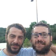 Ο Γιώργος στο Ψαροπούλι Ευβοίας με φαν πριν αναχωρήσει για Σκιάθο - 11 Αυγούστου 2017 Φωτογραφία: Δημος Μάρκου Facebook