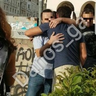 Ο Γιώργος με φαν στην Πλατεία Αριστοτέλους στις 24 Σεπτεμβρίου 2017 Φωτογραφία: danos_ga Facebook