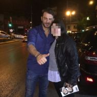 Ο Γιώργος μαζί με φαν κατά την έξοδο του στο Club 22 Live Stage στις 3 Νοεμβρίου 2017 Φωτογραφία: voula__rapti Instagram