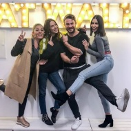 Ο Γιώργος μαζί με τις Κωνσταντίνα Ευριπίδου, Έλενα Θεοδώρου και Χάρις Δημητρίου στη σχολή της Κωνσταντίνας - 30 Νοεμβρίου 2017 Φωτογραφία: con_ev Instagram