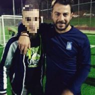 Ο Γιώργος με φαν στο γήπεδο Εργάνης "Δημήτρης Νικολαΐδης" στον Βύρωνα για τον φιλανθρωπικό αγώνα προς ενίσχυση του μικρού Παναγιώτη - 4 Δεκεμβρίου 2017 Φωτογραφία: antrikos.tzegia7 Instagram