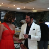 Ο Γιώργος μαζί με την Αθηνά Νικολαϊδου, Εμπορική Διευθύντρια Καλλυντικών Ομίλου Folli Follie Κύπρου, με την οποία απένειμε το βραβείο "Fashion Design της Χρονιάς" - 17 Απριλίου 2018 Φωτογραφία: ilovestyle.com