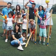 Ο Γιώργος μαζί με τον μικρό Άγγελο και άλλα παιδιά στην ακαδημία ποδοσφαίρου του ΠΑΟΚ στη Δράμα - 9 Ιουλίου 2018 Φωτογραφία: PaokAcademy Dramas Facebook