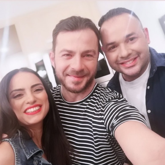 Ο Γιώργος μαζί με τους παρουσιαστές Ελπίδα Ιακωβίδου και Θεόδουλο Κουλλαπή στην εκπομπή "Όμορφη μέρα, κάθε μέρα" του ΡΙΚ - 30 Μαΐου 2019 Φωτογραφία: elpidaiacovidou Instagram
